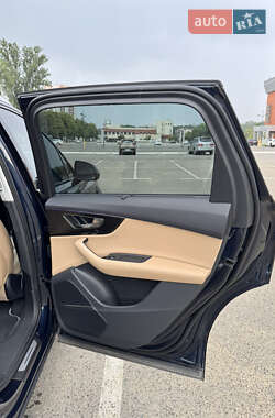 Внедорожник / Кроссовер Audi Q7 2023 в 