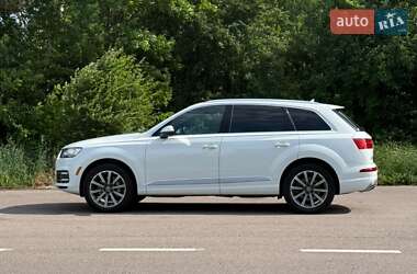 Внедорожник / Кроссовер Audi Q7 2016 в 