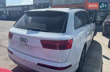 Внедорожник / Кроссовер Audi Q7 2017 в 