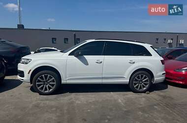 Внедорожник / Кроссовер Audi Q7 2017 в 