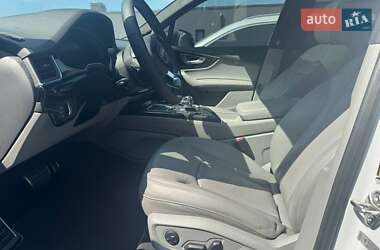 Внедорожник / Кроссовер Audi Q7 2017 в 