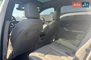 Внедорожник / Кроссовер Audi Q7 2017 в 