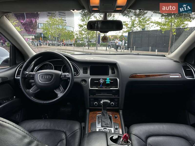 Внедорожник / Кроссовер Audi Q7 2013 в Киеве