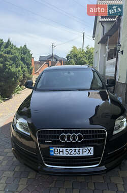 Позашляховик / Кросовер Audi Q7 2006 в 