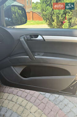 Позашляховик / Кросовер Audi Q7 2006 в 