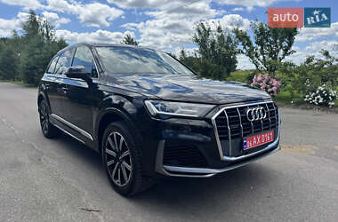 Внедорожник / Кроссовер Audi Q7 2020 в 