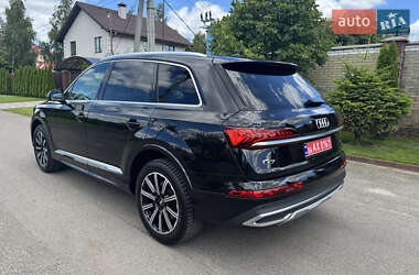 Внедорожник / Кроссовер Audi Q7 2020 в 