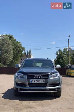 Позашляховик / Кросовер Audi Q7 2006 в 