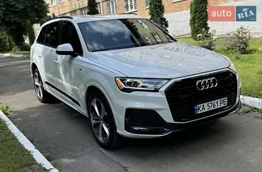Внедорожник / Кроссовер Audi Q7 2021 в 