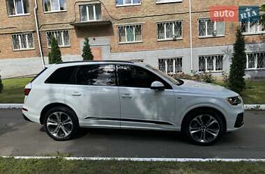 Внедорожник / Кроссовер Audi Q7 2021 в 