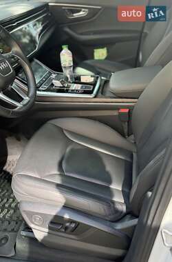 Внедорожник / Кроссовер Audi Q7 2021 в 