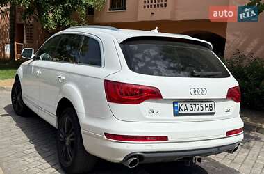 Внедорожник / Кроссовер Audi Q7 2010 в 