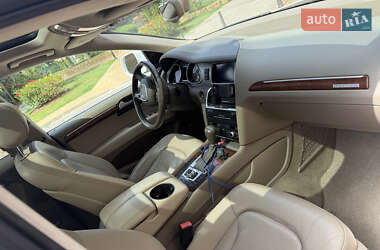 Внедорожник / Кроссовер Audi Q7 2010 в 