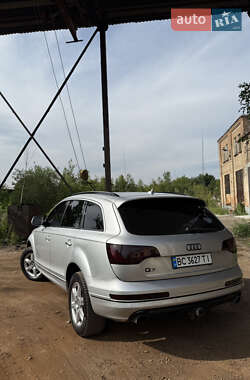 Позашляховик / Кросовер Audi Q7 2014 в 