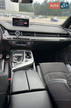 Внедорожник / Кроссовер Audi Q7 2019 в 