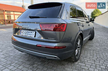 Внедорожник / Кроссовер Audi Q7 2018 в 
