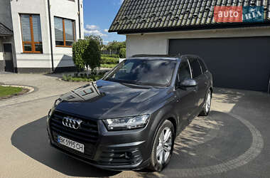 Внедорожник / Кроссовер Audi Q7 2018 в 