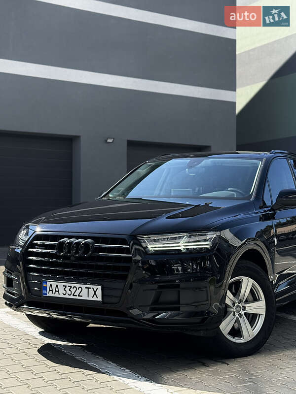 Внедорожник / Кроссовер Audi Q7 2019 в 