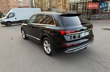 Внедорожник / Кроссовер Audi Q7 2020 в 