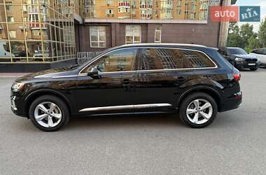 Внедорожник / Кроссовер Audi Q7 2020 в 