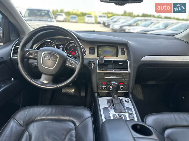 Позашляховик / Кросовер Audi Q7 2009 в Рівному