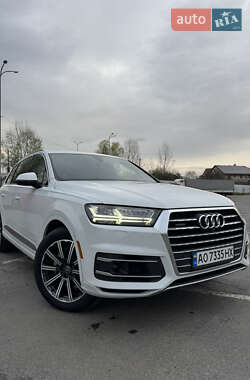 Внедорожник / Кроссовер Audi Q7 2017 в 