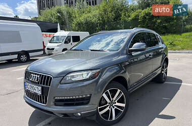 Позашляховик / Кросовер Audi Q7 2015 в 