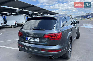 Позашляховик / Кросовер Audi Q7 2015 в 