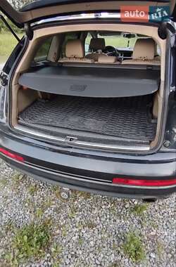 Позашляховик / Кросовер Audi Q7 2011 в 