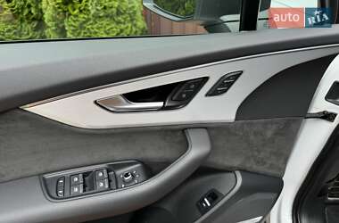 Внедорожник / Кроссовер Audi Q7 2020 в 