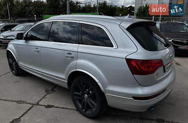 Внедорожник / Кроссовер Audi Q7 2010 в 