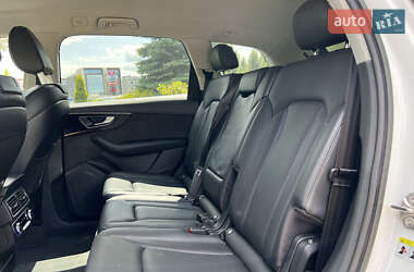 Внедорожник / Кроссовер Audi Q7 2017 в 