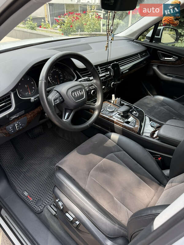 Внедорожник / Кроссовер Audi Q7 2016 в Запорожье
