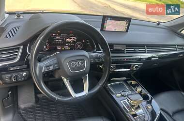 Внедорожник / Кроссовер Audi Q7 2017 в 