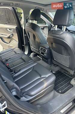 Внедорожник / Кроссовер Audi Q7 2017 в 