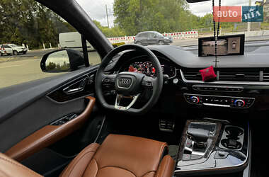 Внедорожник / Кроссовер Audi Q7 2016 в 