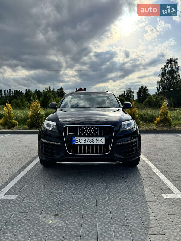 Внедорожник / Кроссовер Audi Q7 2015 в 