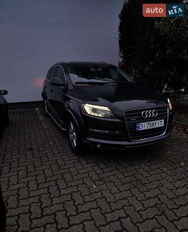 Позашляховик / Кросовер Audi Q7 2008 в 