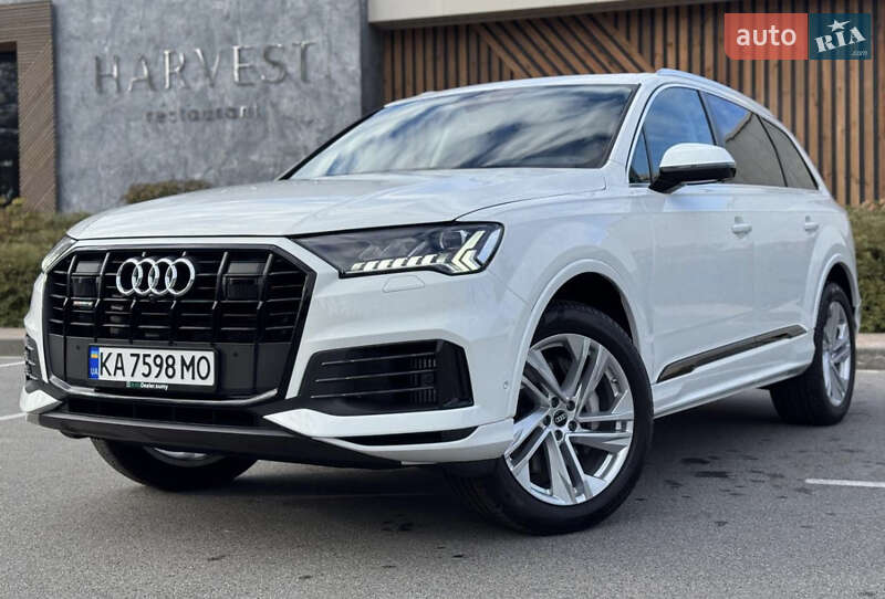 Внедорожник / Кроссовер Audi Q7 2022 в 