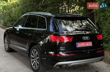 Внедорожник / Кроссовер Audi Q7 2017 в 