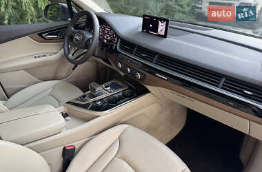 Внедорожник / Кроссовер Audi Q7 2017 в 