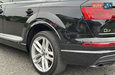 Внедорожник / Кроссовер Audi Q7 2017 в 
