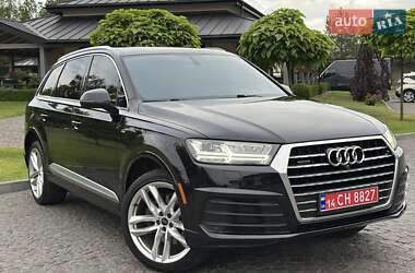 Внедорожник / Кроссовер Audi Q7 2017 в 