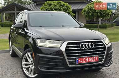 Внедорожник / Кроссовер Audi Q7 2017 в 