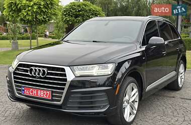 Внедорожник / Кроссовер Audi Q7 2017 в 