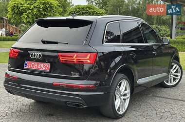 Внедорожник / Кроссовер Audi Q7 2017 в 