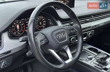 Внедорожник / Кроссовер Audi Q7 2017 в 