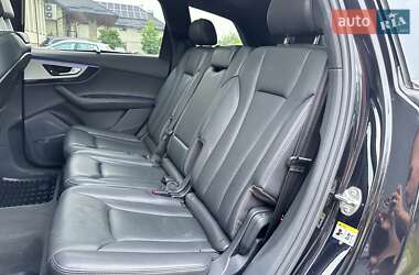 Внедорожник / Кроссовер Audi Q7 2017 в 