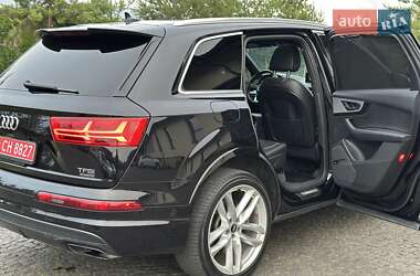 Внедорожник / Кроссовер Audi Q7 2017 в 