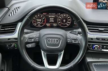 Внедорожник / Кроссовер Audi Q7 2017 в 